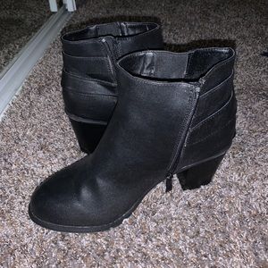 Heeled booties